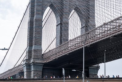 Runners near the Brooklyn Bridge at the 2025 United Airlines NYC Half